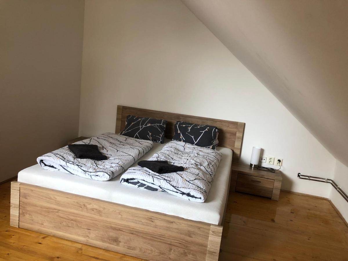 Apartman Pod Laznema 耶塞尼克 外观 照片