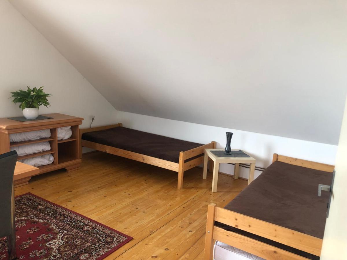 Apartman Pod Laznema 耶塞尼克 外观 照片
